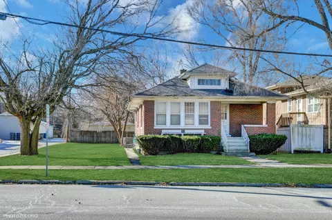 Exterior - 21510 Maple St, Matteson, IL 60443 photo 8 of 10