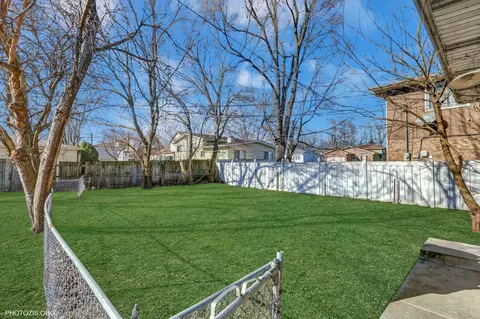 Exterior - 21510 Maple St, Matteson, IL 60443 photo 2 of 10