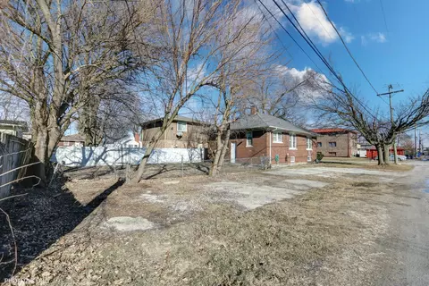 Exterior - 21510 Maple St, Matteson, IL 60443 photo 5 of 10