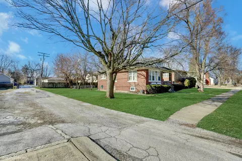 Exterior - 21510 Maple St, Matteson, IL 60443 photo 10 of 10