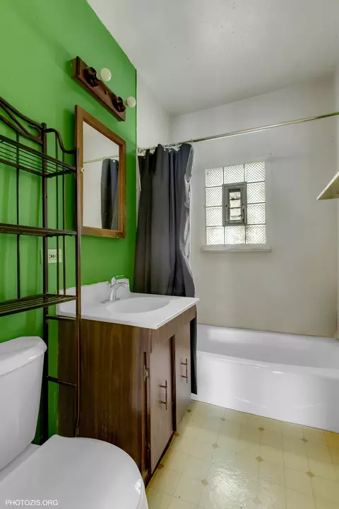 Bath - 21510 Maple St, Matteson, IL 60443 photo 1 of 1