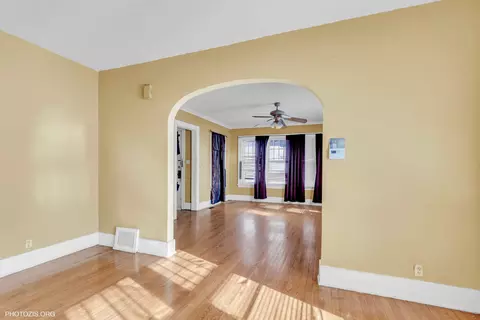 Living - 21510 Maple St, Matteson, IL 60443 photo 6 of 8