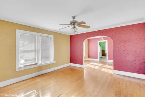 Living - 21510 Maple St, Matteson, IL 60443 photo 3 of 8