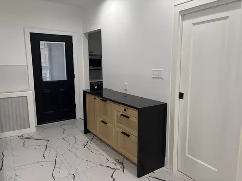 Entry Way - 1633 E 86th St, Chicago, IL 60617 photo 1 of 1