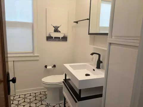 Bath - 1633 E 86th St, Chicago, IL 60617 photo 2 of 3