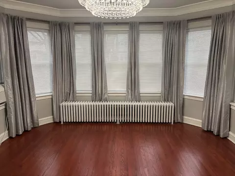 Living - 1633 E 86th St, Chicago, IL 60617 photo 1 of 2