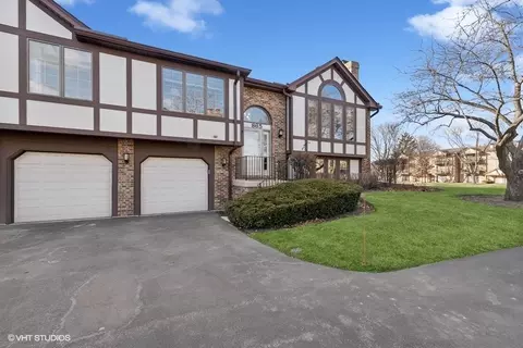 865 S Dwyer Ave, Arlington Heights, IL 60005