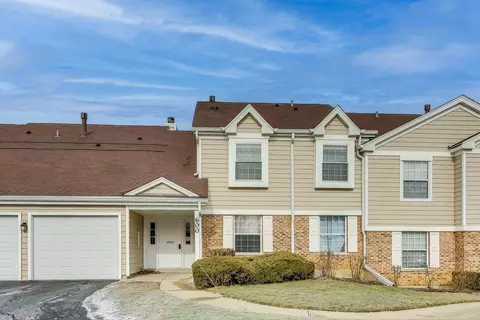 600 Eastview Ct #X2, Schaumburg, IL 60194