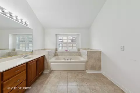 1627 Constitution Dr, Glenview, IL 60026 photo 19