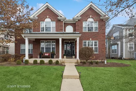 1627 Constitution Dr, Glenview, IL 60026