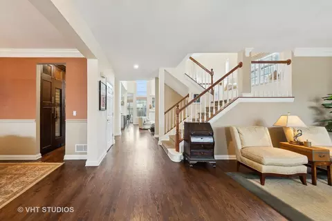 1627 Constitution Dr, Glenview, IL 60026 photo 2