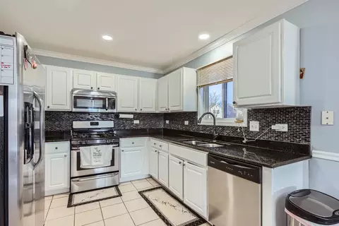 Kitchen - 2310 Park Ridge Dr, Plainfield, IL 60586 photo 2 of 3