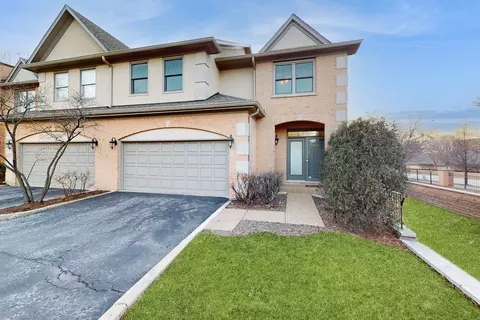 1541 Ammer Rd, Glenview, IL 60025