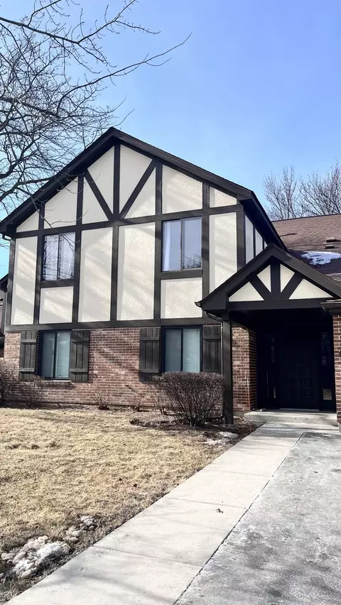 1018 Cottonwood Ct #1A, Wheeling, IL 60090