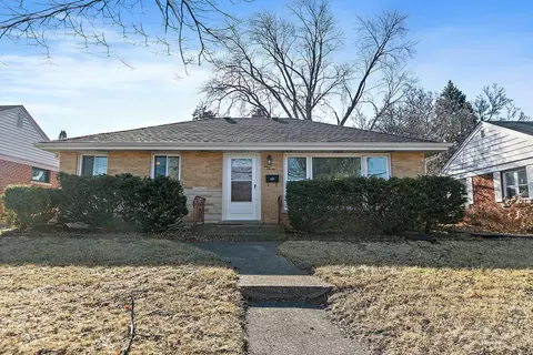 311 E Palatine Rd, Palatine, IL 60067