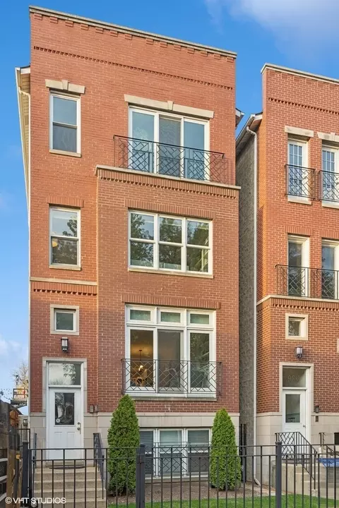 938 W George St #3, Chicago, IL 60657
