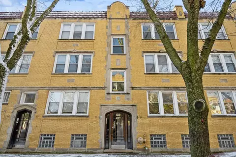 4005 W Nelson St #5A, Chicago, IL 60641