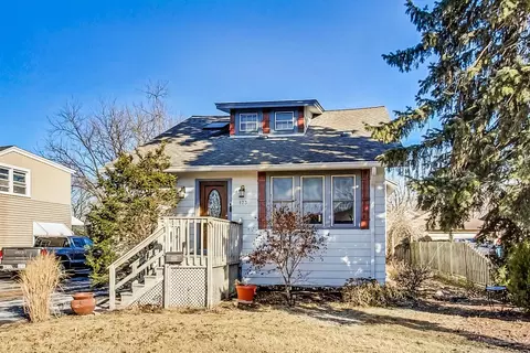 173 S Villa Ave, Elmhurst, IL 60126