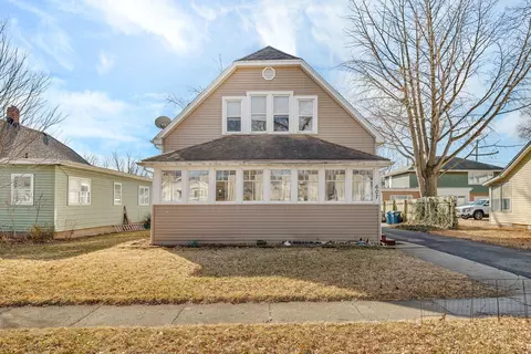 607 Douglas St, Morris, IL 60450 photo 2