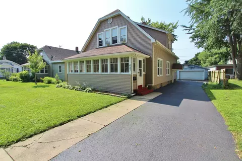607 Douglas St, Morris, IL 60450