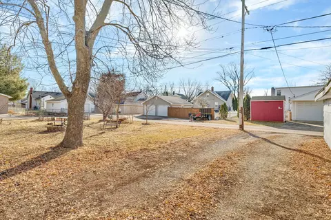 607 Douglas St, Morris, IL 60450 photo 42