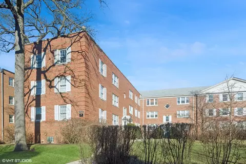 2715 Central St #3S, Evanston, IL 60201