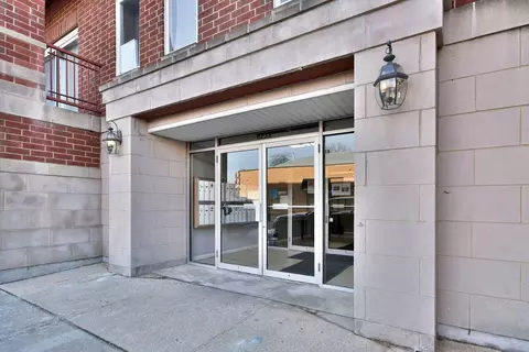 6238 26th St #311, Berwyn, IL 60402