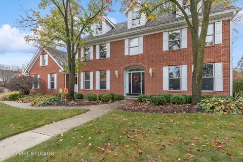 1431 Plumwood Dr, Libertyville, IL 60048