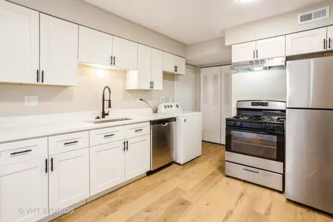 Kitchen - 329 Donna Ct #A, Bartlett, IL 60103 photo 2 of 4