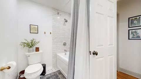 Bath - 1620 Orth Dr, Wheaton, IL 60189 photo 3 of 3