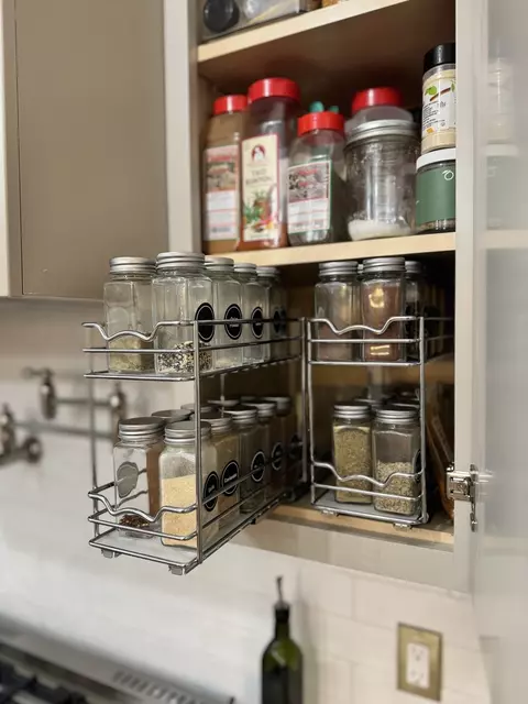 Kitchen - 1620 Orth Dr, Wheaton, IL 60189 photo 5 of 6