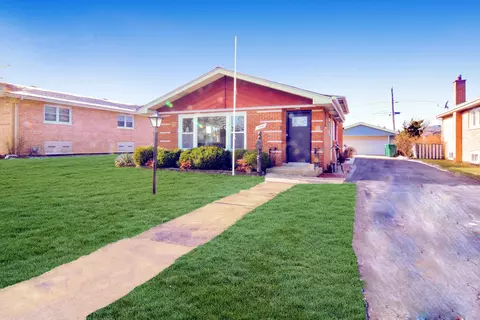 7944 Mcvicker Ave, Burbank, IL 60459 photo 2