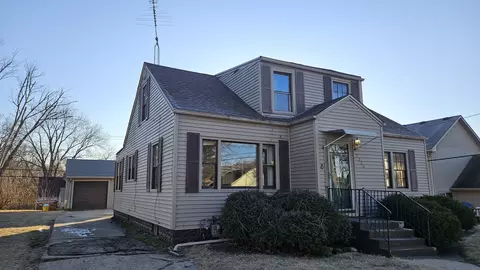 2336 Holland St, Rockford, IL 61102