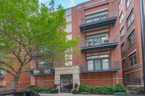 315 N Jefferson St #402, Chicago, IL 60661