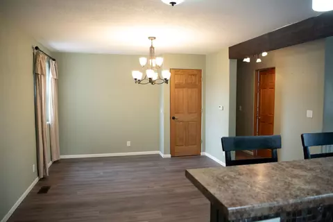 20532 Pilgrim Rd, Chadwick, IL 61014 photo 14