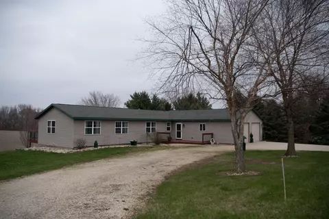 20532 Pilgrim Rd, Chadwick, IL 61014 photo 4