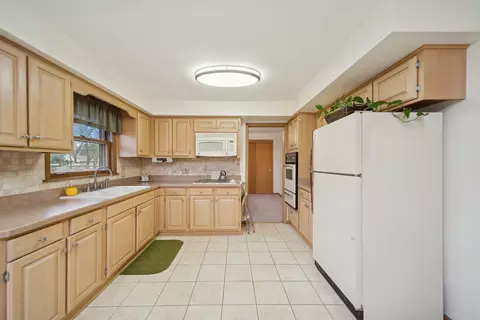Kitchen - 3445 173rd Pl, Lansing, IL 60438 photo 1 of 1