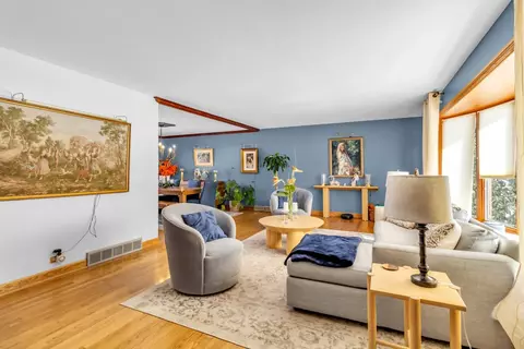 Living - 540 E Belmont Ave, Addison, IL 60101 photo 1 of 4