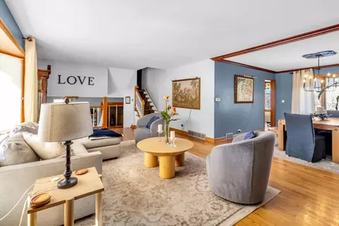 Living - 540 E Belmont Ave, Addison, IL 60101 photo 2 of 4