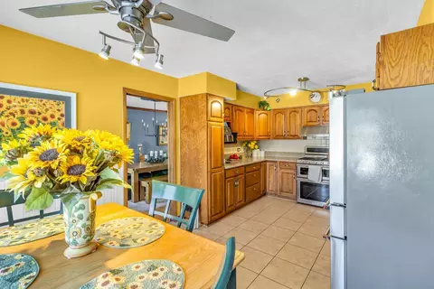 Kitchen - 540 E Belmont Ave, Addison, IL 60101 photo 3 of 3