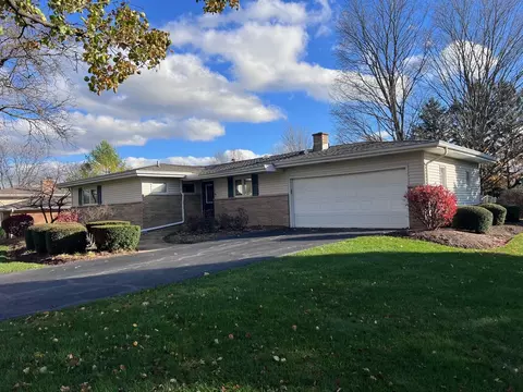 37 W097 Brookside Dr, Elgin, IL 60123 photo 6