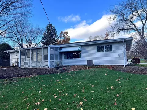 37 W097 Brookside Dr, Elgin, IL 60123 photo 5