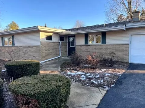 37 W097 Brookside Dr, Elgin, IL 60123 photo 7