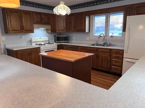 37 W097 Brookside Dr, Elgin, IL 60123 photo 9