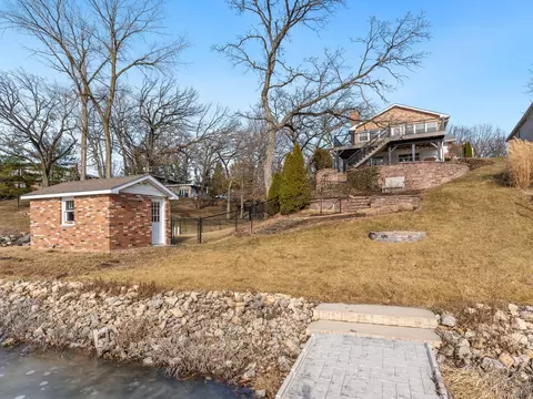 369 Holiday Dr, Lake Holiday, IL 60552