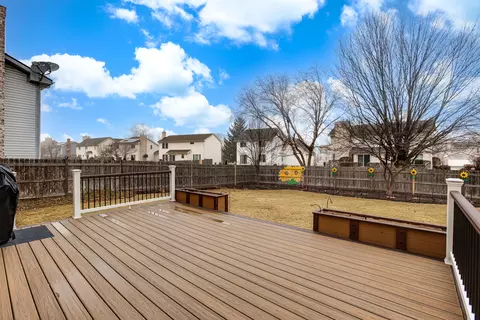 Exterior - 555 Greenview Ln, Wheeling, IL 60090 photo 3 of 3