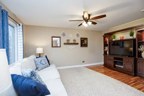 Other - 555 Greenview Ln, Wheeling, IL 60090 photo 1 of 8