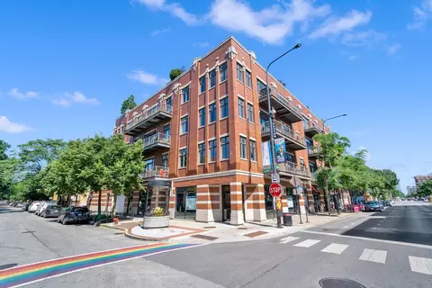 800 W Cornelia Ave #301, Chicago, IL 60657