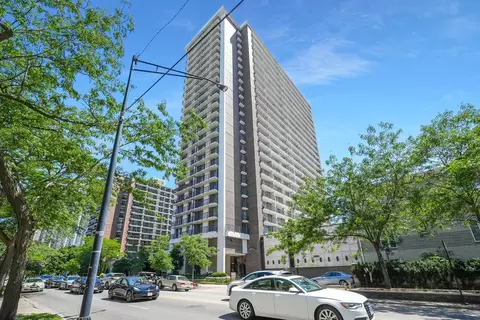 5855 N Sheridan Rd #6D, Chicago, IL 60660