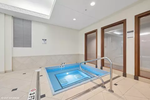 Exterior - 21 E Huron St #3002, Chicago, IL 60611 photo 5 of 7